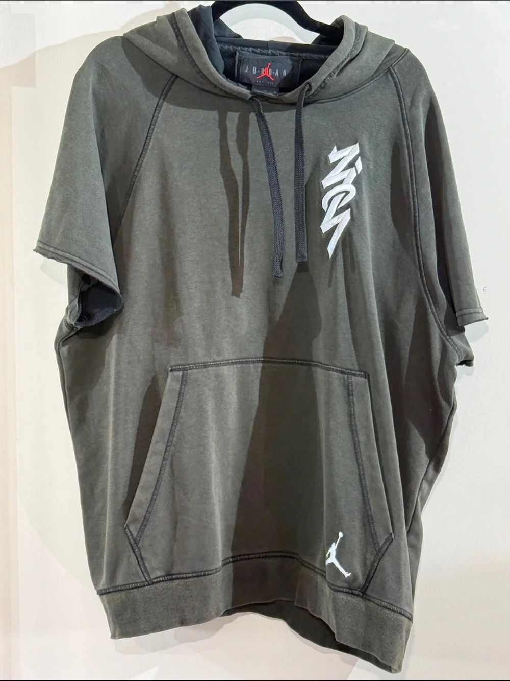 Jordan Men's Crewneck Short-Sleeve Hoodie in Olive